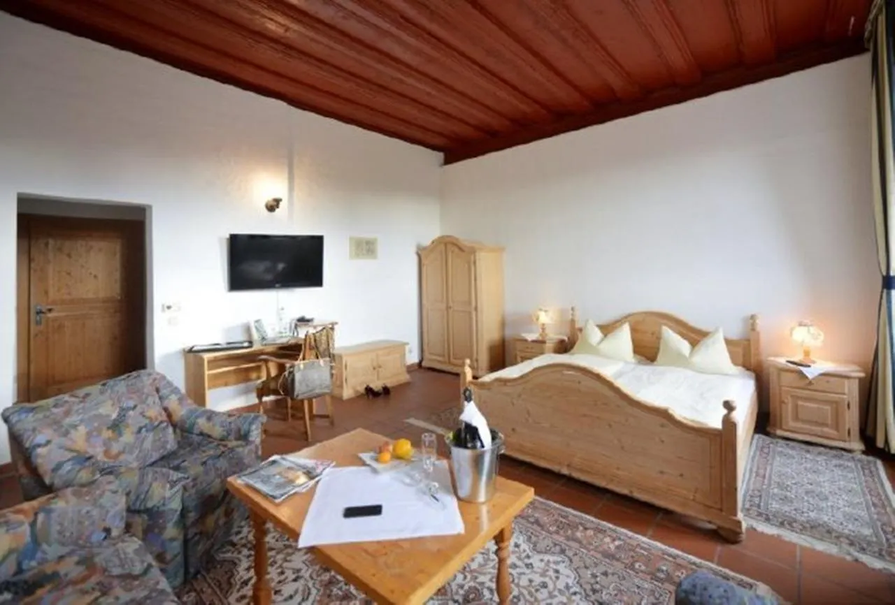 Schloss Wiesenthau Hotel